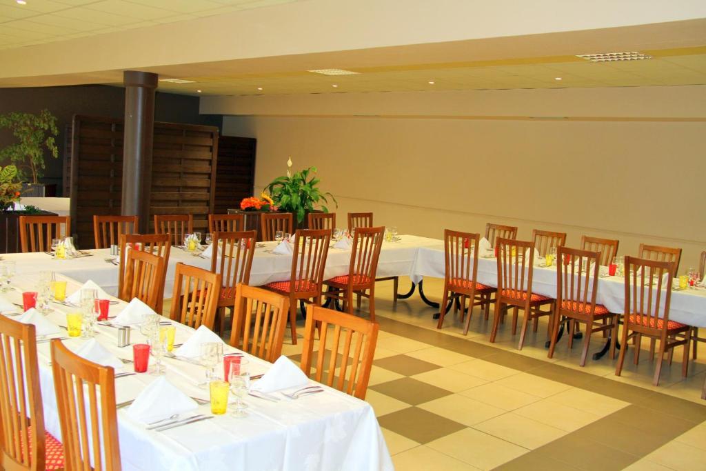 Logis Hotel Restaurant Le Grand Turc LʼOie Habitación foto